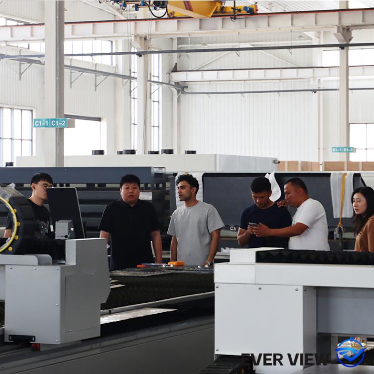 PERNAH LIHAT Mesin Pemotong Laser Dihantar Secara Berkelompok kepada Perusahaan Tempatan, Menyokong Peningkatan Teknologi dalam Industri Pembuatan